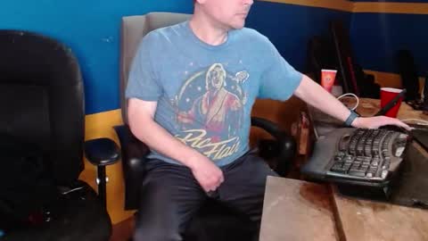 Snapshot of huskyguy chatting on 02-15-26, 05:15 Huskyguy online show from 02-15-26, 05:15