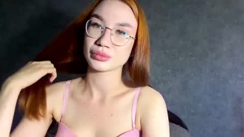 Snapshot of huyomoye chatting on 08-10-26, 07:01 Mari online show from 08-10-26, 07:01