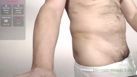 Snapshot of hxmister chatting on 02-11-26, 08:25 Andrew online show from 02-11-26, 08:25