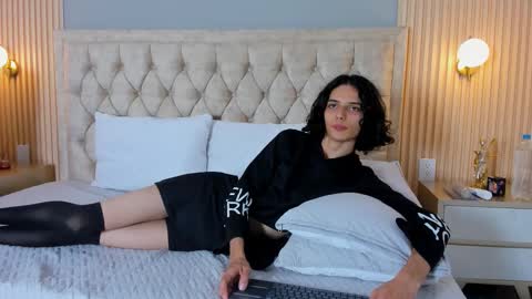 Snapshot of hxxyro chatting on 02-17-26, 06:58 hxxyro online show from 02-17-26, 06:58