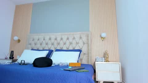 hxxyro online show from 04-11-26, 01:04