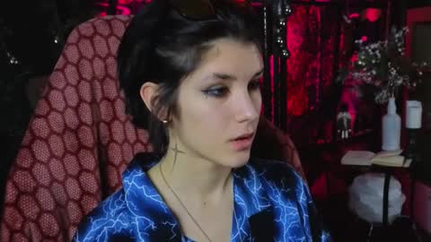 Snapshot of hyeon_jin chatting on 01-06-25, 08:39 Hyeon Jin online show from 01-06-25, 08:39