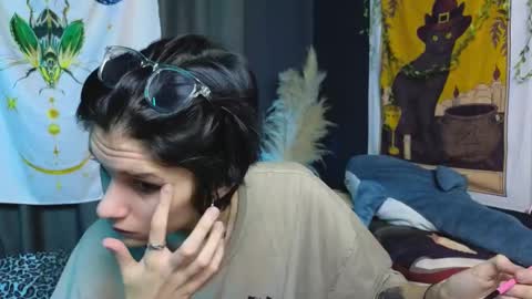 Snapshot of hyeon_jin chatting on 01-18-25, 09:02 Hyeon Jin online show from 01-18-25, 09:02