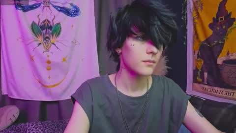 Snapshot of hyeon_jin chatting on 01-21-25, 04:16 Hyeon Jin online show from 01-21-25, 04:16