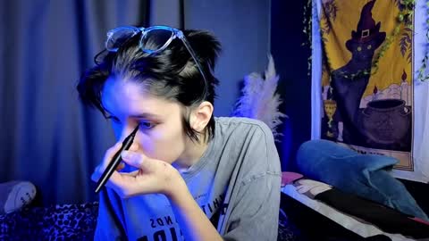 Snapshot of hyeon_jin chatting on 01-25-25, 08:53 Hyeon Jin online show from 01-25-25, 08:53