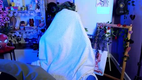 Snapshot of hyeon_jin chatting on 02-16-25, 09:38 Hyeon Jin online show from 02-16-25, 09:38