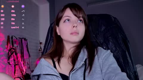 Miley. PVT open i have extra prices on nude show  online show from 02-12-26, 07:20