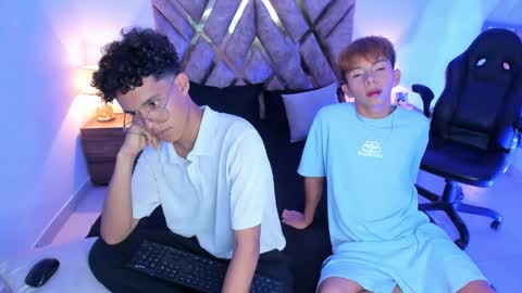 Son Hyunjin online show from 11-16-25, 06:02