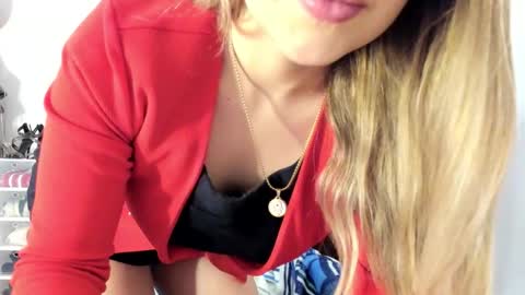 Hyun Joo online show from 10-17-25, 09:06