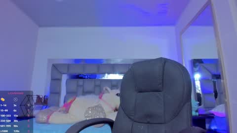 Snapshot of i_akane chatting on 12-19-24, 10:42 Akane online show from 12-19-24, 10:42