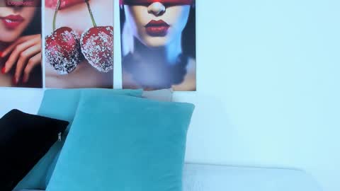 The Dolls online show from 01-08-26, 07:27