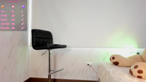 Snapshot of i_am_hanna chatting on 12-20-25, 07:10 Tell Me Hanna online show from 12-20-25, 07:10