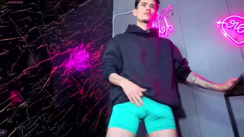 kelvis online show from 11-14-25, 04:28