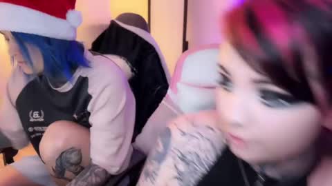 Snapshot of i_died_again chatting on 12-24-24, 07:22 Asya online show from 12-24-24, 07:22