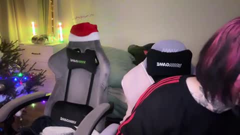 Snapshot of i_died_again chatting on 12-26-24, 06:43 Asya online show from 12-26-24, 06:43