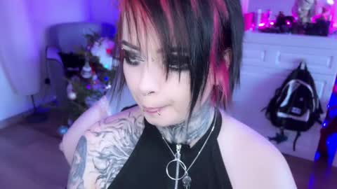 Snapshot of i_died_again chatting on 12-30-24, 12:20 Asya online show from 12-30-24, 12:20