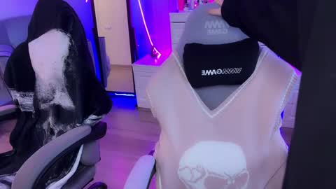 Snapshot of i_died_again chatting on 01-14-25, 11:10 Asya online show from 01-14-25, 11:10