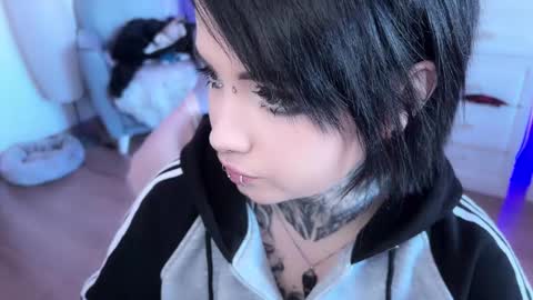 Snapshot of i_died_again chatting on 01-20-25, 10:40 Asya online show from 01-20-25, 10:40