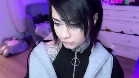 Snapshot of i_died_again chatting on 01-23-25, 01:02 Asya online show from 01-23-25, 01:02