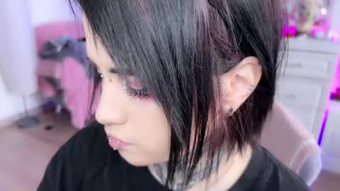 Snapshot of i_died_again chatting on 02-24-25, 09:32 Asya online show from 02-24-25, 09:32