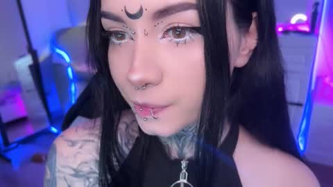 Snapshot of i_died_again chatting on 10-23-25, 12:26 Asya online show from 10-23-25, 12:26