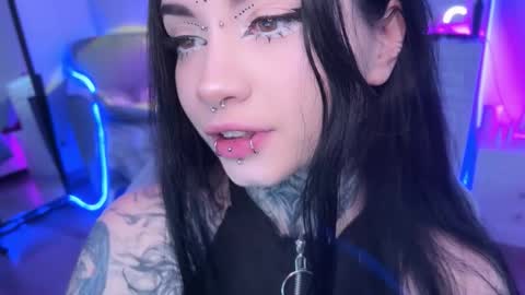 Snapshot of i_died_again chatting on 10-24-25, 09:06 Asya online show from 10-24-25, 09:06