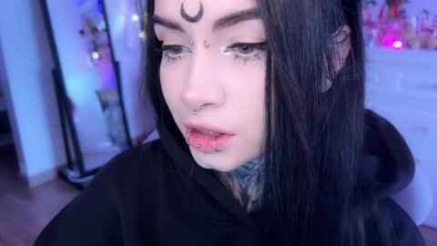 Snapshot of i_died_again chatting on 11-28-25, 09:56 Asya online show from 11-28-25, 09:56