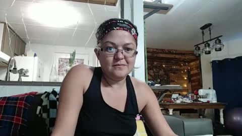 Snapshot of i_fetishize_u chatting on 01-25-25, 09:04 ShortStuff online show from 01-25-25, 09:04