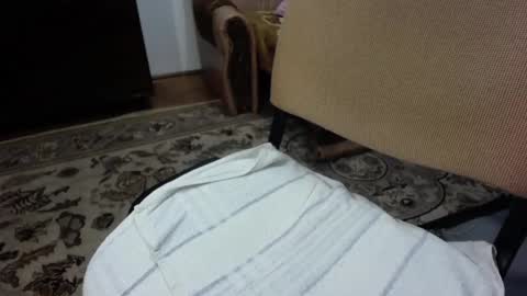 Snapshot of i_like_older_men chatting on 10-21-25, 05:08 i_like_older_men online show from 10-21-25, 05:08