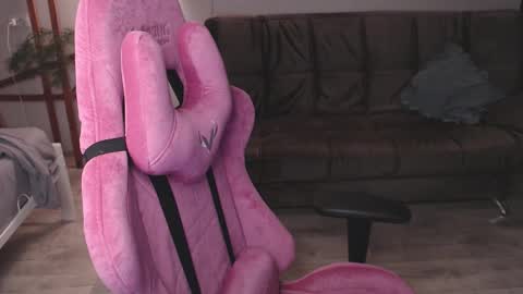 elisabeth online show from 12-16-25, 10:53