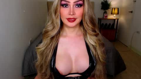 QUEEN SUSSIE BROWN online show from 01-17-26, 10:53