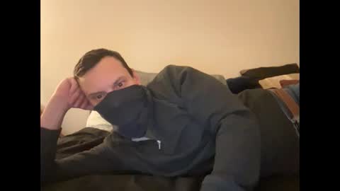 Snapshot of i_o_ro chatting on 12-15-24, 04:51 i o ro online show from 12-15-24, 04:51