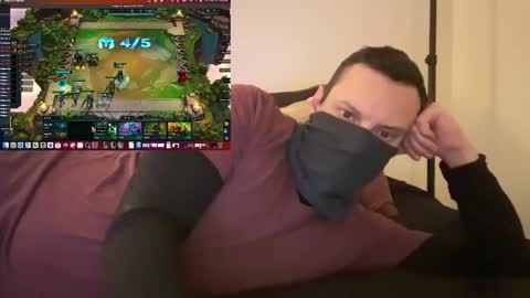 Snapshot of i_o_ro chatting on 12-16-24, 08:09 i o ro online show from 12-16-24, 08:09