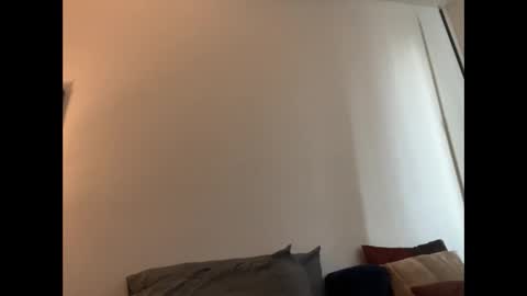 Snapshot of i_o_ro chatting on 12-23-24, 10:12 i o ro online show from 12-23-24, 10:12