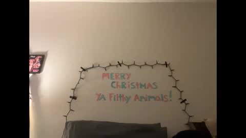 Snapshot of i_o_ro chatting on 12-31-24, 02:19 i o ro online show from 12-31-24, 02:19