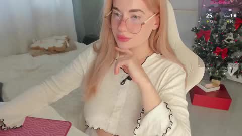 Snapshot of i_want_you_eva chatting on 12-23-25, 10:57 HiI am EvaPVT is open online show from 12-23-25, 10:57