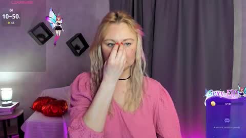 Snapshot of i_will_wake_u_up chatting on 02-15-26, 01:35 Samanta online show from 02-15-26, 01:35