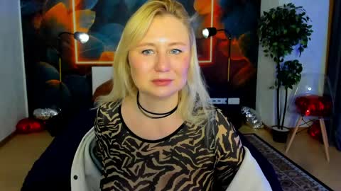 Samanta online show from 05-18-26, 01:35