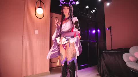 Snapshot of iam_eli chatting on 01-09-25, 11:45 online show from 01-09-25, 11:45