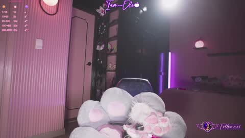 Snapshot of iam_eli chatting on 11-10-25, 01:15 online show from 11-10-25, 01:15