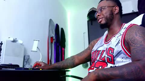 Mr H Independent model online show from 09-22-25, 02:02