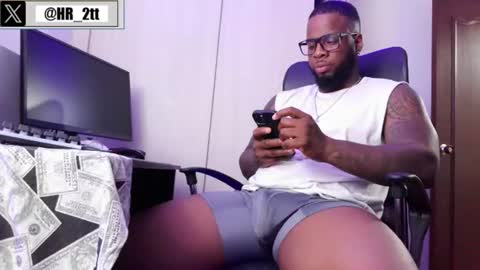 Snapshot of iam_hotbbc chatting on 06-16-26, 02:03 Mr H Independent model online show from 06-16-26, 02:03
