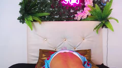 Snapshot of iam_lukas__ chatting on 10-15-25, 04:56 iam_lukas__ online show from 10-15-25, 04:56