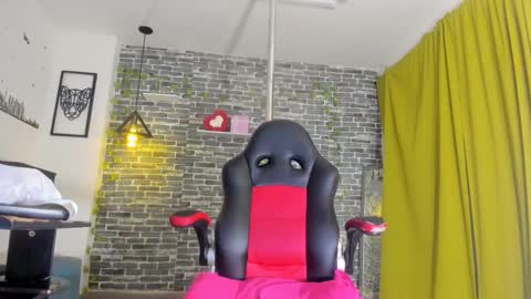 Snapshot of iam_samy chatting on 01-25-25, 11:44 Samy online show from 01-25-25, 11:44