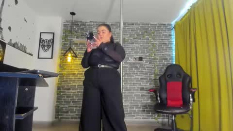 Snapshot of iam_samy chatting on 01-29-25, 05:24 Samy online show from 01-29-25, 05:24