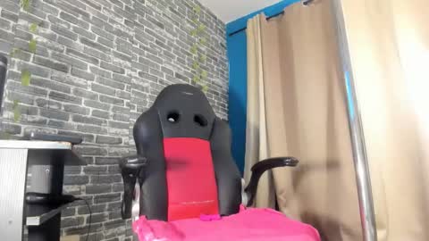 Snapshot of iam_samy chatting on 09-10-25, 11:21 Samy online show from 09-10-25, 11:21