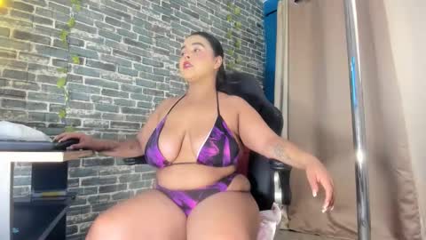 Snapshot of iam_samy chatting on 11-20-25, 11:10 Samy online show from 11-20-25, 11:10