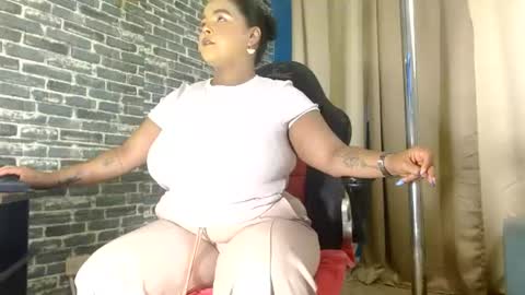 Snapshot of iam_samy__ chatting on 06-18-26, 11:14 Samy online show from 06-18-26, 11:14