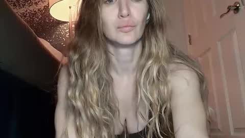 Snapshot of iamamandarose chatting on 12-03-25, 10:35 iamamandarose online show from 12-03-25, 10:35