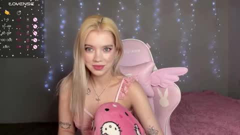 Cassie  STREAMS HERE EVERYDAY online show from 02-09-26, 02:43
